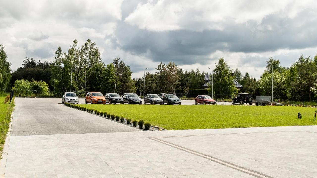 Zajazd Arkadia Siemiatycze Exteriör bild